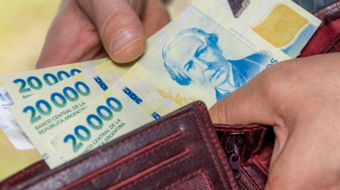 El gobierno busca que las paritarias lleven los salarios mínimos hacia el millón de&nbsp;pesos