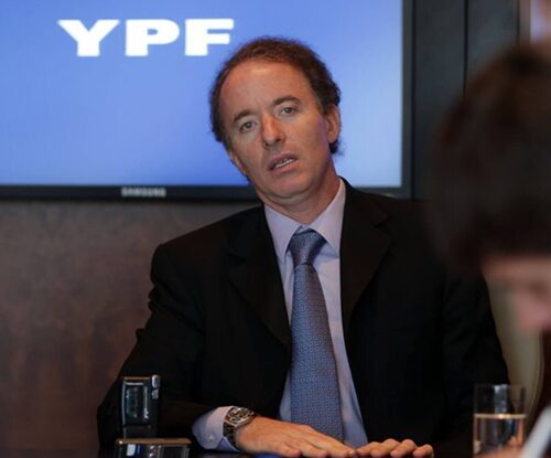 El gobierno busca que Estados Unidos investigue a la familia Eskenazi por su ingreso a YPF
